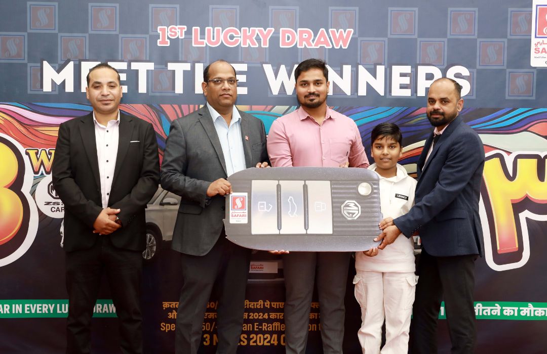 Safari Hypermarket awards first car in "Win 3 MG Cars" promotion at Birkath Al Awamer